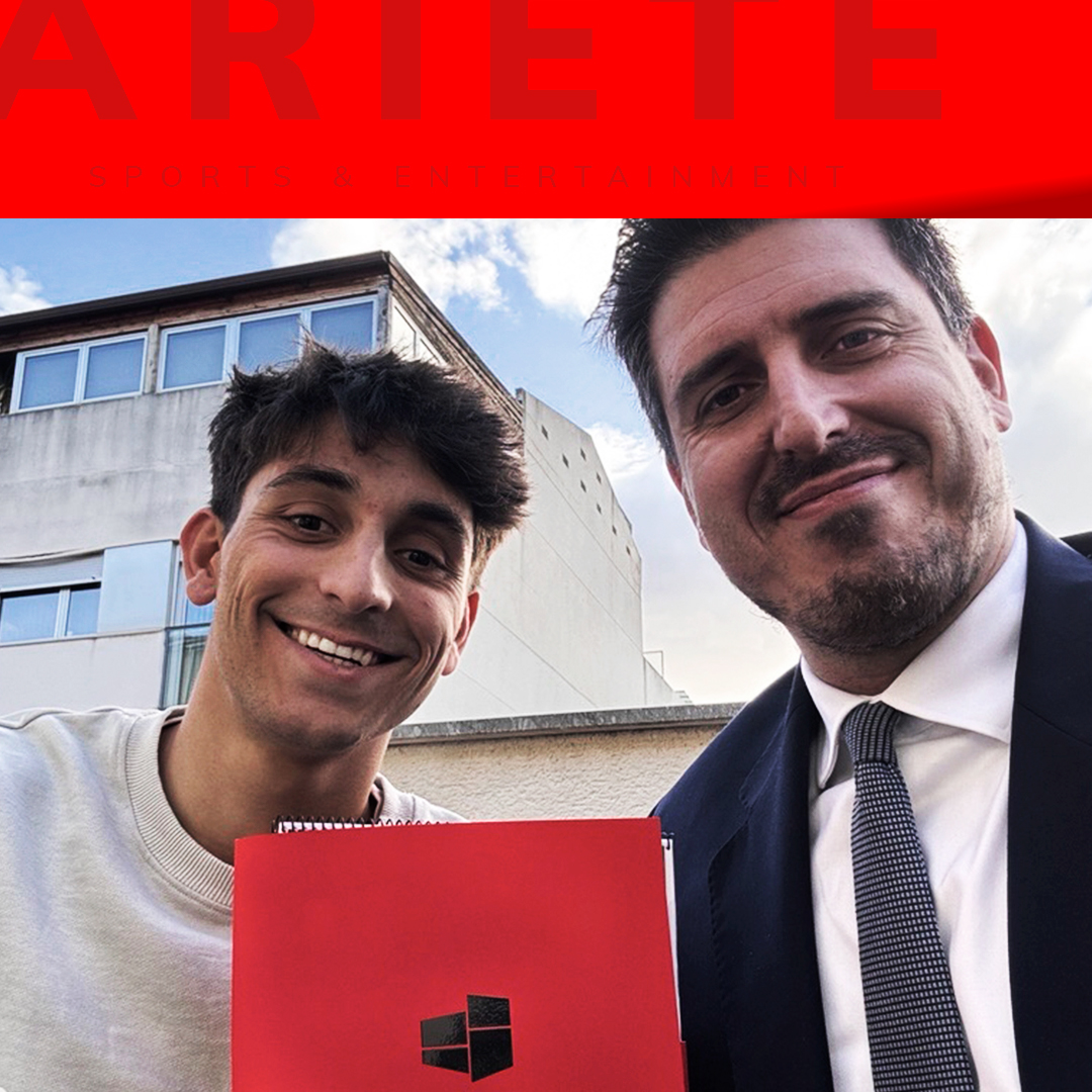 Arietecapital's tweet image. 📢 @ramonterrats_  se reúne con su #CapitalManager, @rogerfornas, en #Castellón.

El centrocampista en el @GetafeCF es también #líder de Ariete; un futbolista profesional que se atreve a tomar las riendas de su vida y perseguir sus #objetivos, #sueños y #aspiraciones vitales. 💪