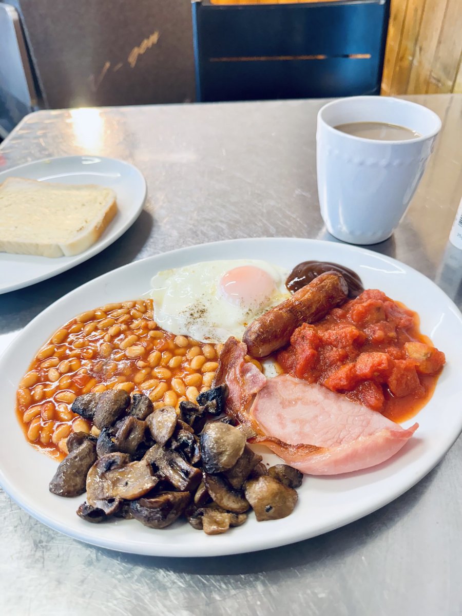 TahchapaBoi's tweet photo. English breakfast 🥓🍳🍅🍄‍🟫☕️🏴󠁧󠁢󠁥󠁮󠁧󠁿 to start the post Biren era https://t.co/KKqrgkabrd
