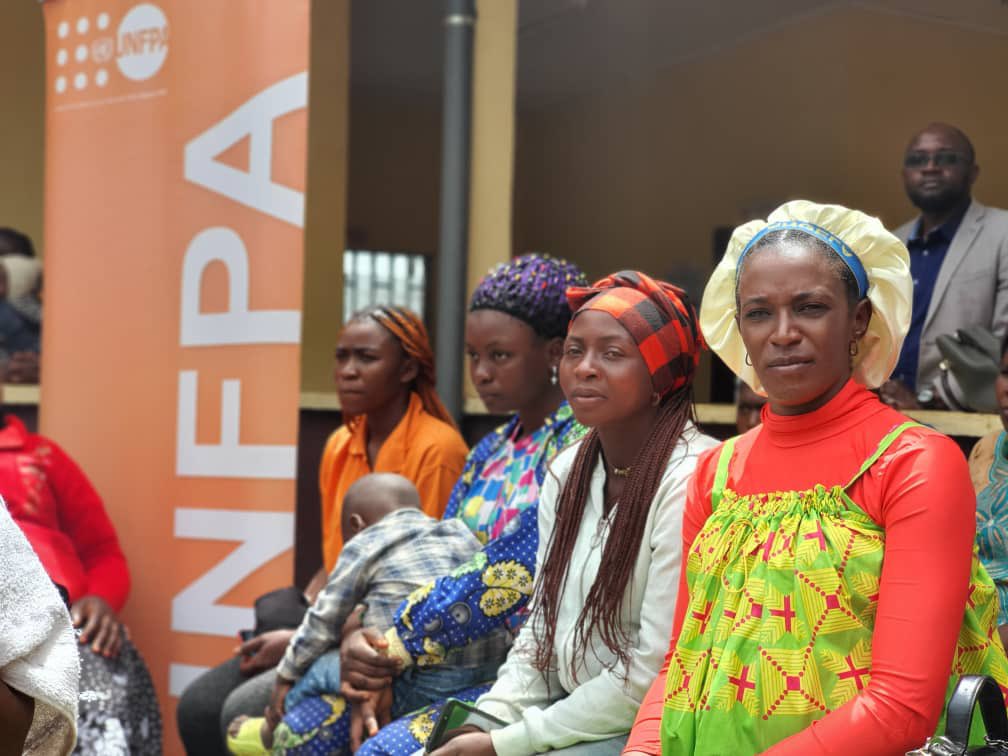 UNFPACameroon's tweet photo. #WomenEmpowerment:Jointly with @giz_gmbh UNFPA launches “Woman eh, wuna place dey!”(Pidgin English which translates to“Women,you are valued”).
A 42 months-long feminist & gender transformative intervention,part of the Project #PROSCIG to #EndGBV in North West &South West regions https://t.co/1XRdXmj0RV
