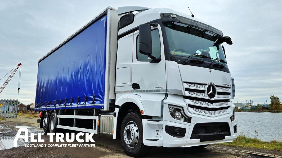 🚛💨 #MondayMotivation 🚛💨
New week, new opportunities! Looking to upgrade your fleet with a reliable, high-spec truck? The Mercedes-Benz Actros Long Distance 2546 L 6x2 curtainside in stock for contract hire with flexible terms to suit your business. bit.ly/3YbUu0i