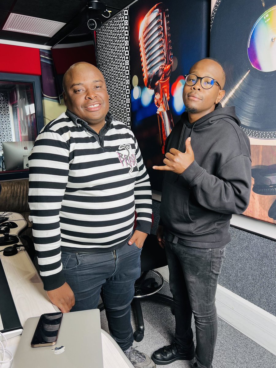 #MCM Edition with “Abafana Abahle”on the #MiddayConnexion 

📻Who do you want to connect with namhlanje?

📞: 0861 596 596
📱: 078 934 2827
💻: gagasiworld.co.za

🎙️: Dj Sonic SA | Khaya Mthethwa SA

 #GagasiFM