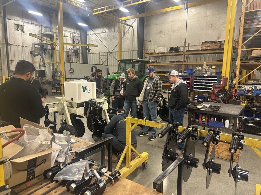 VerisTech's tweet image. Veris had a great time hosting KSU’s Smart Farm Challenge students at our facility in Salina! It was a pleasure sharing how precision ag technologies help drive smarter farming decisions. From hands-on demonstrations to insightful discussions, we loved engaging with the next…