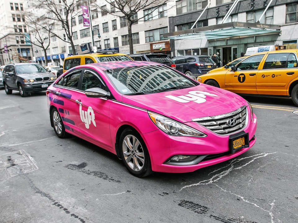 (Investing)"Lyft e Mobileye: il futuro della mobilità autonoma inizia a Dallas con i robotaxi nel 2026"