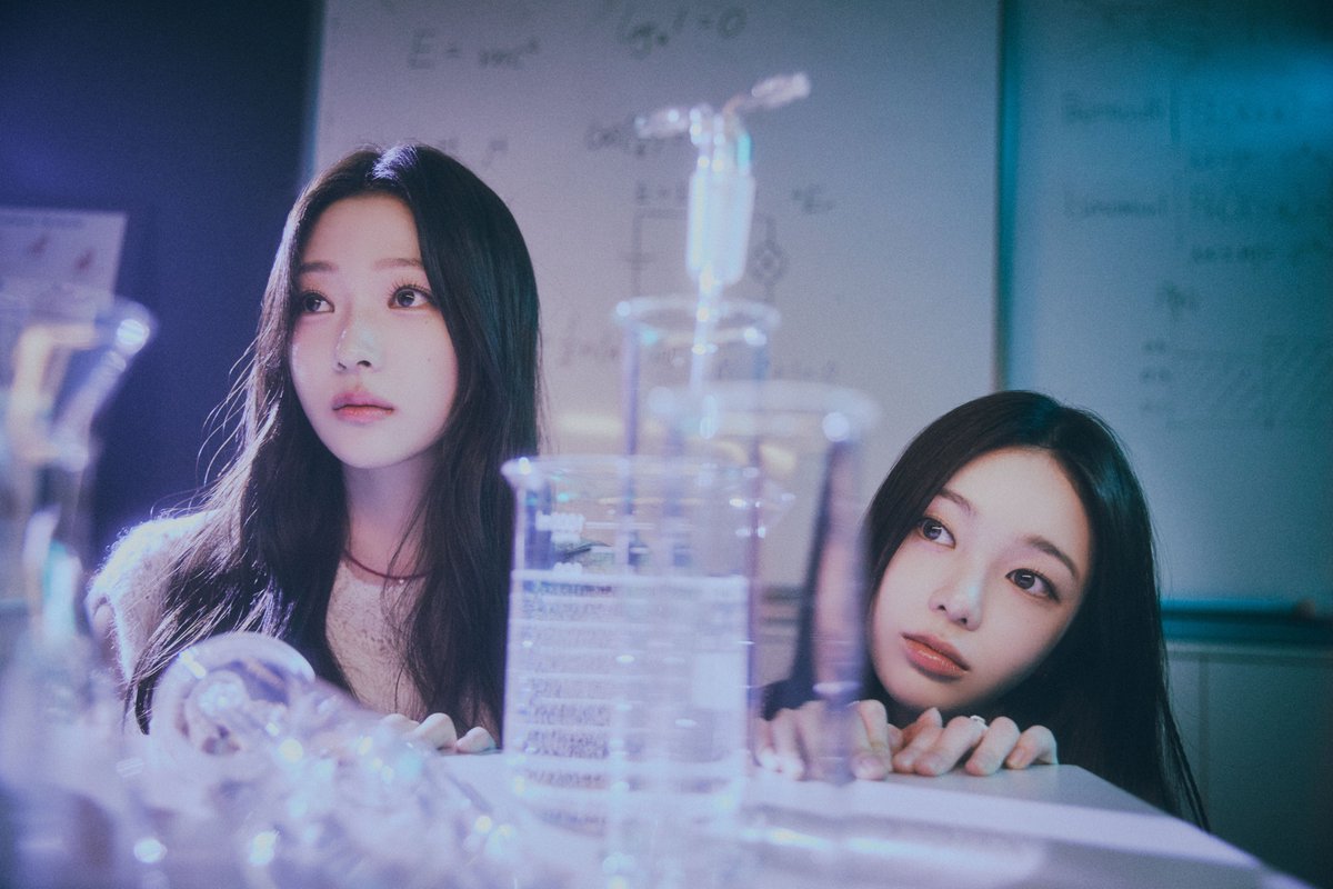 Hearts2Hearts's tweet photo. Hearts2Hearts 'The Chase' Image Teaser #02

Hearts2Hearts The 1st Single 【The Chase】
➫ 2025.02.24 6PM (KST)

💿 Pre-order
https://t.co/6a4GJHSo8w

#Hearts2Hearts #하츠투하츠 #H2H
#STELLA #스텔라
#IAN #이안
#TheChase #Hearts2Hearts_TheChase https://t.co/iKcq77ALxd