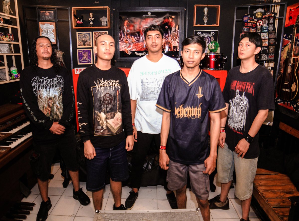 Ruang Berisik VII
2 Feb 2025
Pridepalace, Sukabumi, Jawa Barat
#murderofchucky #deathmetal #band #bekasi #ruangberisik #metalmilita #pridepalace #sukabumi #eventmetal 

📸 <a href="/diaznursyanskii/">gagituyas</a>