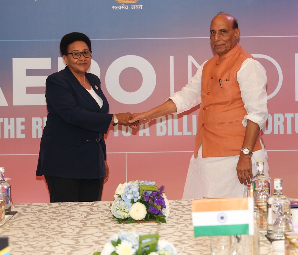 On the sidelines of #AeroIndia2025, Raksha Mantri Shri @RajnathSingh held bilateral meetings with Defence Ministers of #Tanzania, #Algeria &amp; #Zambia in Bengaluru to strengthen defence ties. 

With 🇹🇿Tanzania, discussions focused on cross-border terrorism, dockyard development, &amp;