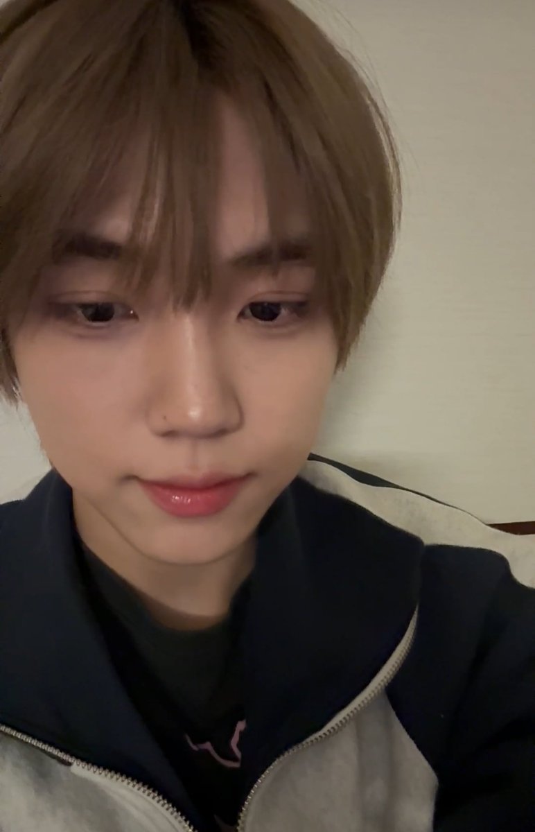 cravitybbl's tweet photo. 250210 성민 🫧 live https://t.co/A4KZyzjIYR