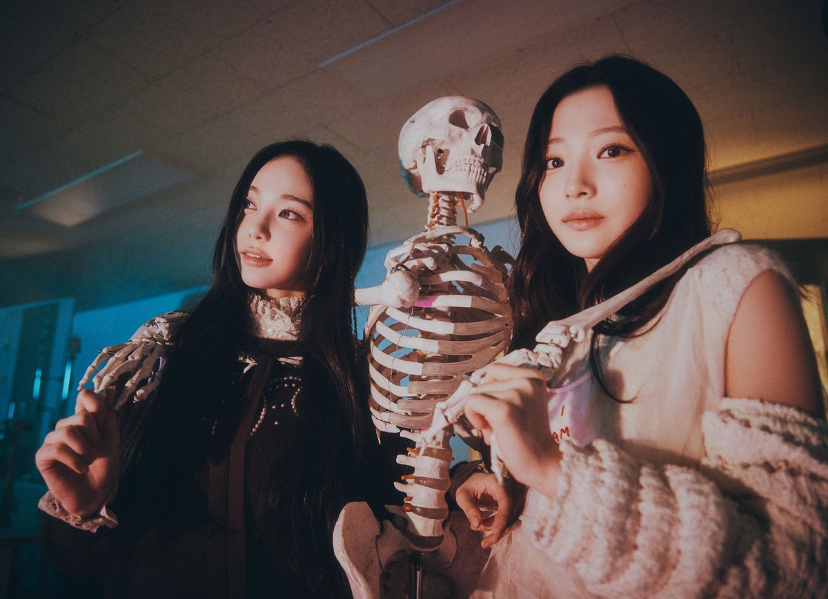 Hearts2Hearts 'The Chase' Image Teaser #02

Hearts2Hearts The 1st Single 【The Chase】
➫ 2025.02.24 6PM (KST)

💿 Pre-order
Hearts2Hearts.lnk.to/TheChase

#Hearts2Hearts #하츠투하츠 #H2H
#STELLA #스텔라
#IAN #이안
#TheChase #Hearts2Hearts_TheChase