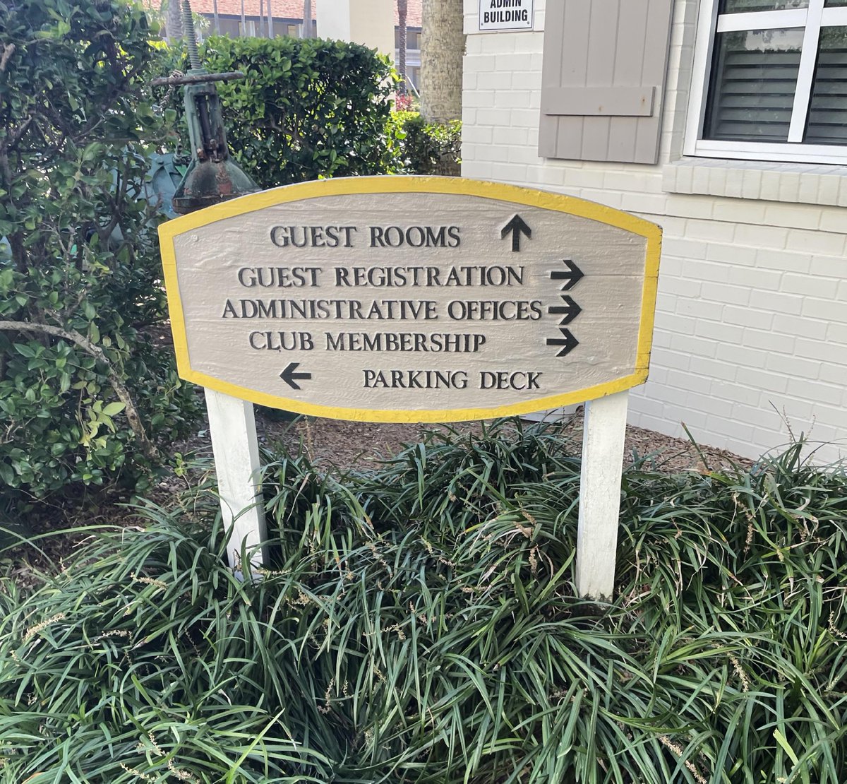 BSSigns1's tweet image. Ensure safety and efficiency with clear traffic and directional signage from B&amp;amp;S Signs. Contact us for all your signage needs! #DirectionalSigns