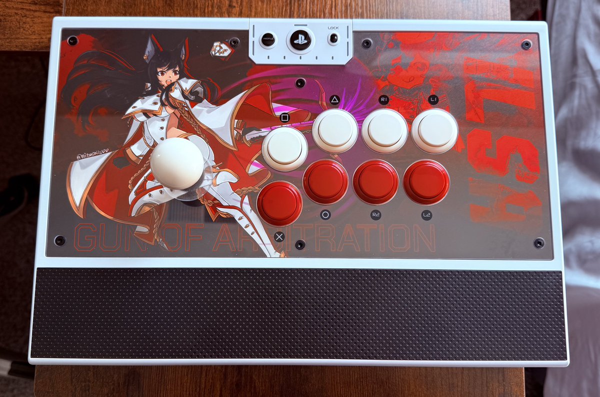 My new Ilsa themed arcade stick featuring art that I commissioned from <a href="/mitsuchiis/">Nikki @ CMs open ! ✨</a> ! Turned out great. On the Ilsa for GBVSR Season 2 hopium. #GranblueFantasy