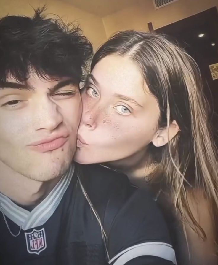 clauhsstvr's tweet photo. TODAY I MISS THEM SO MUCH LIKE I REALLY REALLY DO🥲 https://t.co/iVEWEK5ZPR
