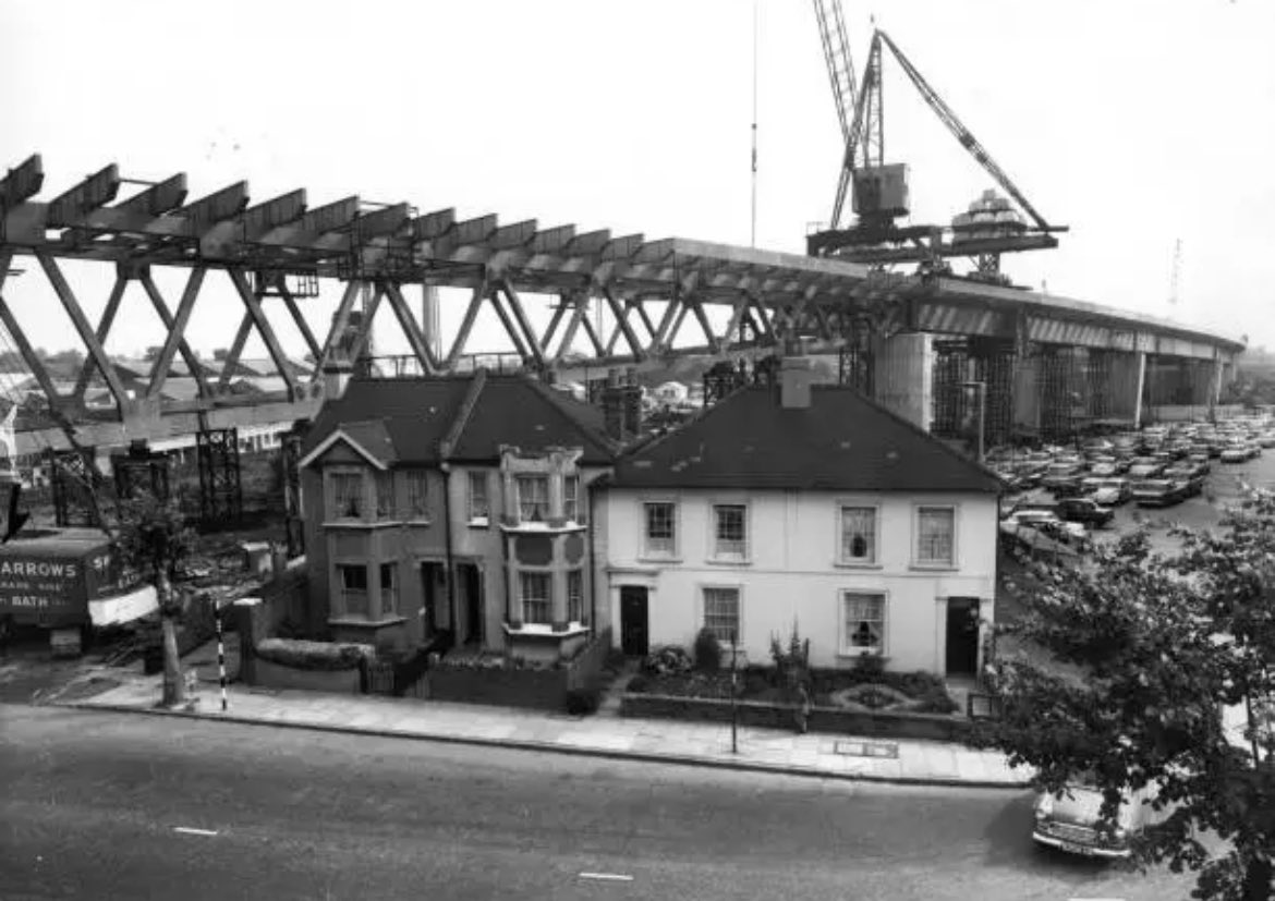 OldLondonW14's tweet photo. Chiswick flyover link under construction in 1964. Boston Manor Road. https://t.co/rJwpyHYFwI