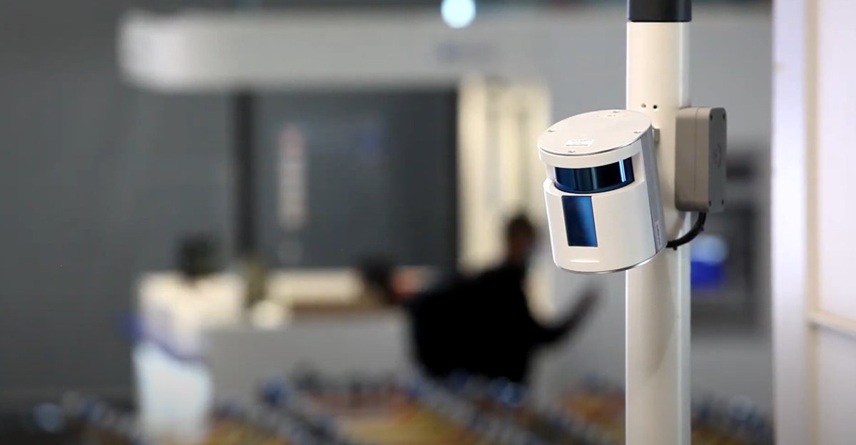 GroupeADP's tweet photo. 💡 Exploitée à @ParisAeroport Orly depuis 2023, la solution #LIDAR d’@Outsight_tech est lauréate de l’appel à projets "AI for Efficiency" de la #SemaineIA. Elle analyse les flux voyageurs en temps réel pour optimiser les temps d’attente. #SommetIA https://t.co/3WvZafV5PC