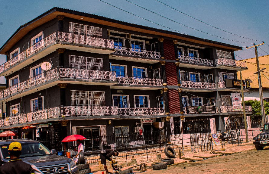 cinemankeshi's tweet photo. ~ Grandpa's House
Old & Steezing 🔥
📍: Majekodunmi street, off Allen Avenue, Ikeja, Lagos 🇳🇬
📅: November, 2024
#stroy #SuperBowlLIX
#streetstory #LaCasaDeLosFamososCol
#photojournalism #RanveerAllahbadia #LaCasaDeLosFamososCol2 https://t.co/N49ndQuElB