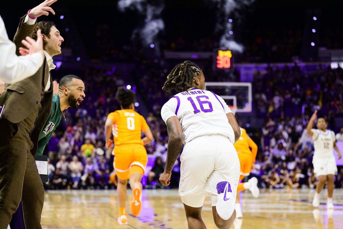 iGREDUS's tweet image. Go cop that KG graphic tee 🔥🔥🔥🔥🔥 some of us knew already @kailyngilbert 

nilathreads.com/search?q=kaily…