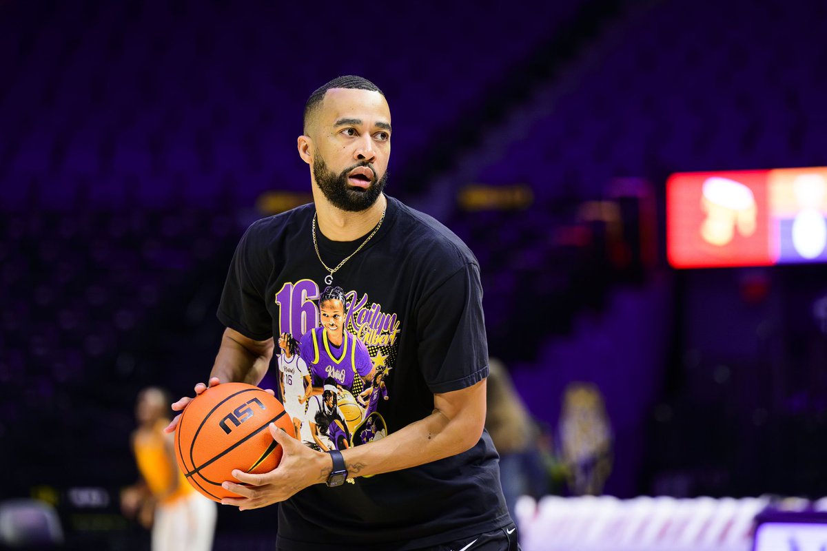 iGREDUS's tweet image. Go cop that KG graphic tee 🔥🔥🔥🔥🔥 some of us knew already @kailyngilbert 

nilathreads.com/search?q=kaily…