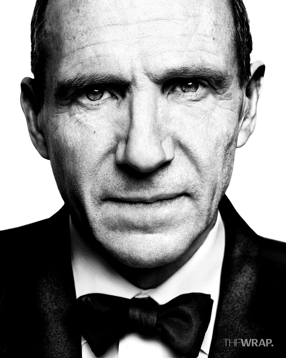TheWrap's tweet photo. #PSFF✨ Ralph Fiennes poses for photos at TheWrap's Portrait Studio at the #PalmSpringsFilmFestival🌴
⭐: #RalphFiennes
📸: @platon
🎞️: @conclavethefilm
Check Out More Exclusive Images From TheWrap’s #PalmSpringsFilmFestival Portrait Studio: https://t.co/34HxzLwSGF https://t.co/CDAs3LAMd7