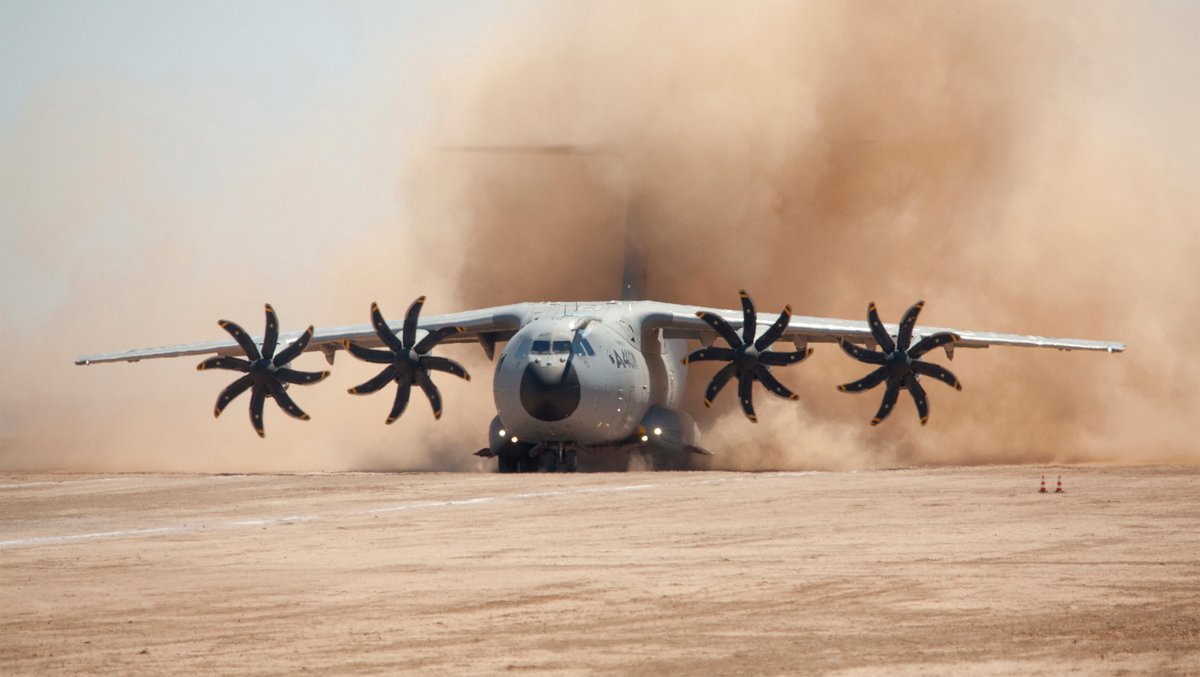 AirbusDefence's tweet image. When every second counts, the #A400M delivers. From #MedEvac &amp;amp; evacuations to humanitarian relief and global defence operations, this aircraft is a force in crisis response &amp;amp; security. 🌍✈️
Read more: airbus.com/en/newsroom/st…