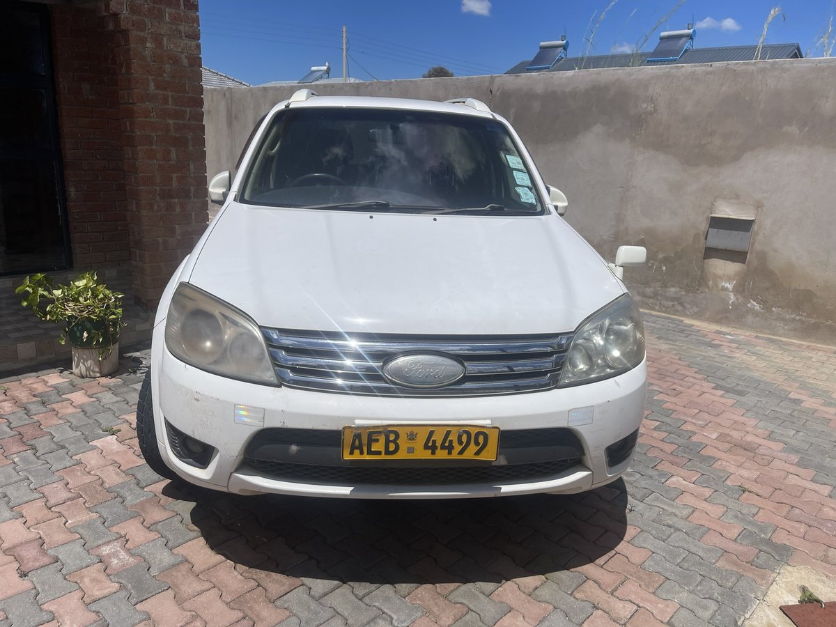 eddiemarimo's tweet photo. @RealTalkFadzie Ford escape for sale app/call 0773226197 https://t.co/SYl0C0nVaz