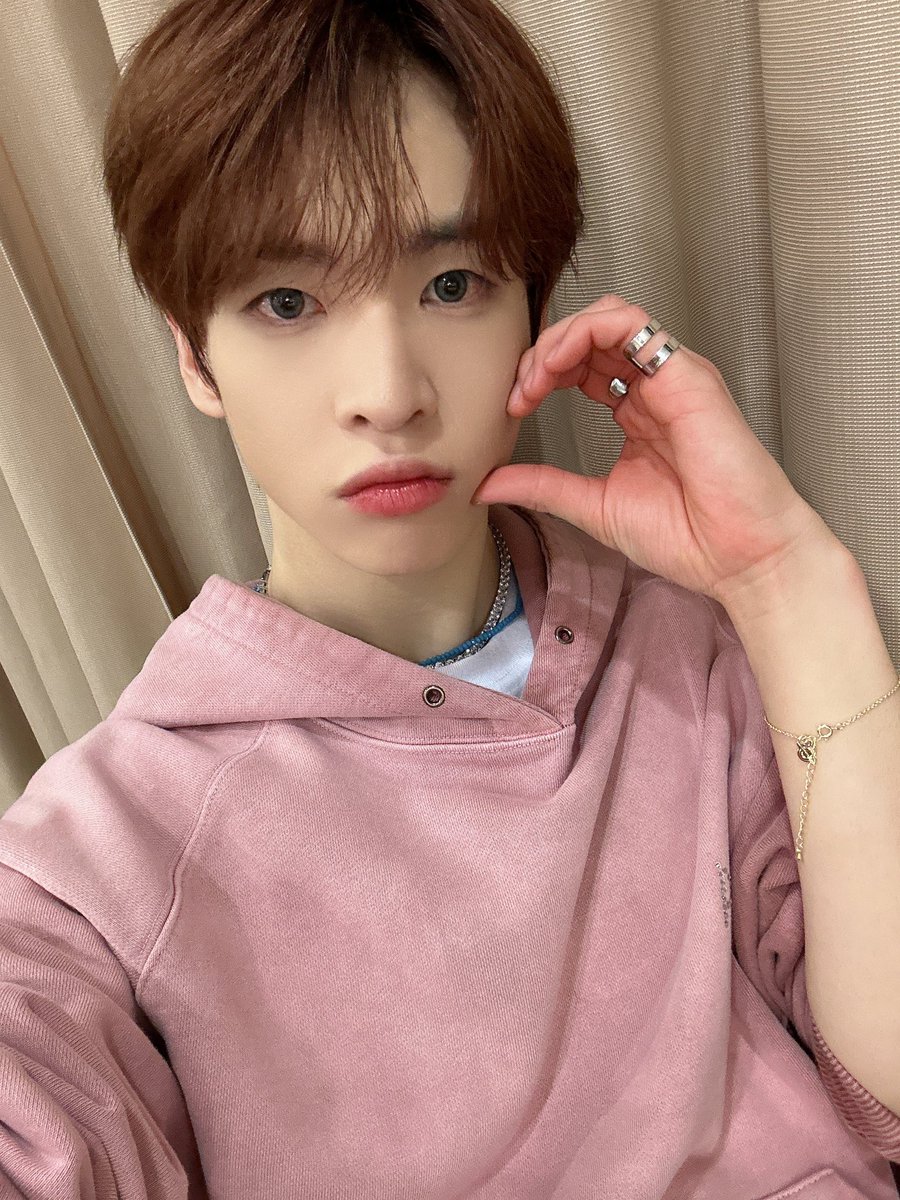 今日は楽しかった！😆
明日も楽しく遊ぼう！🤭😚
#アレン #ALLEN #CRAVITY_BitterSweet