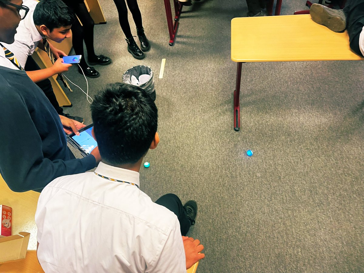 stabecs's tweet image. 2.3 enjoying their Spheros lesson with Mr Adams! 😍 #computingscience #coding #buildingskills @StThomasAqSec