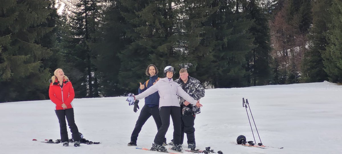 HarrisOckendon's tweet photo. Year 10’s first day on the slopes in Italy ⛷️ 🇮🇹 https://t.co/sIz8L80pQJ