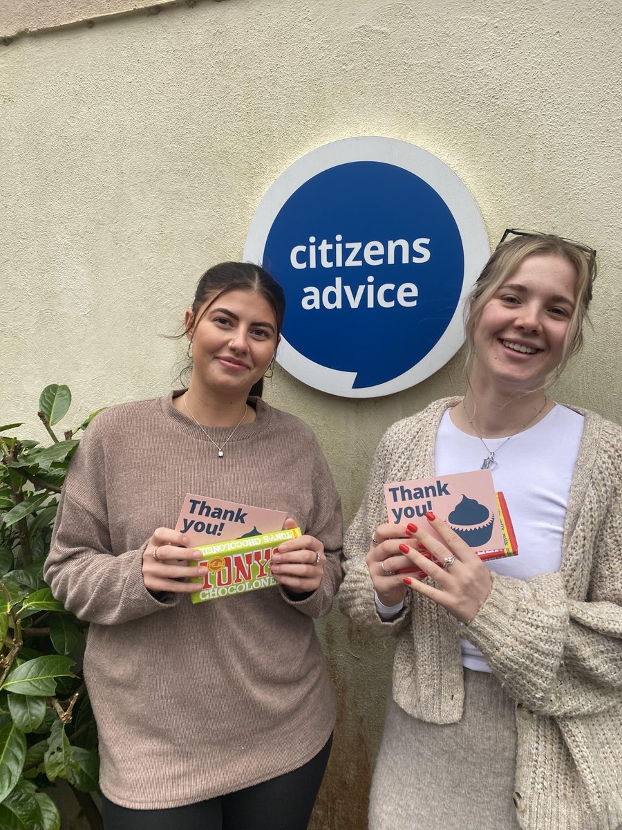 It’s #StudentVolunteeringWeek
Today we said thank you to Olivia and Molly and gave them a small token of appreciation for all their hard work, compassion and dedication to helping people find a way forward 💙
Join the team ⤵️
southhamscab.org.uk/get-involved/
#SVW2025