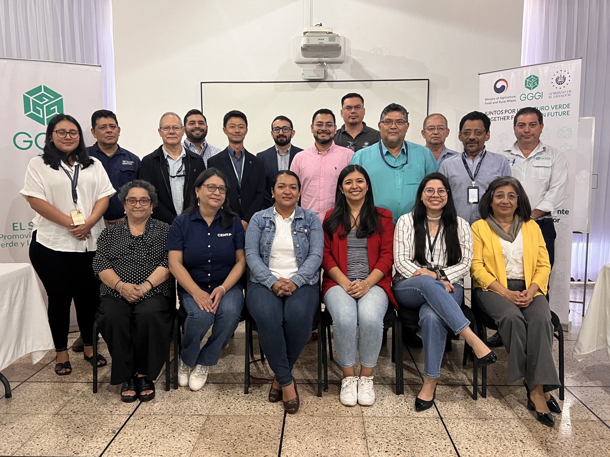 GGGI_CA's tweet photo. Junto a @AgriculturaSV @MedioAmbienteSV @AgenciaEsco y @CENTAELSALVADOR planificamos actividades para fortalecer a mujeres y jóvenes de San Miguel y Usulután en El Salvador 🇸🇻, a través del proyecto de agricultura climáticamente inteligente, que cuenta con apoyo de #MAFRA Corea🇰🇷 https://t.co/czbRxOpLer