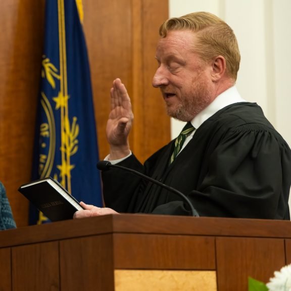 Protect Kamala Harris ✊ on X: "🚨NEW: U.S. District Court Judge Joseph  Laplante has blocked Donald Trump's birthright citizenship executive order  in yet another defeat for his unconstitutional action. RETWEET to thank