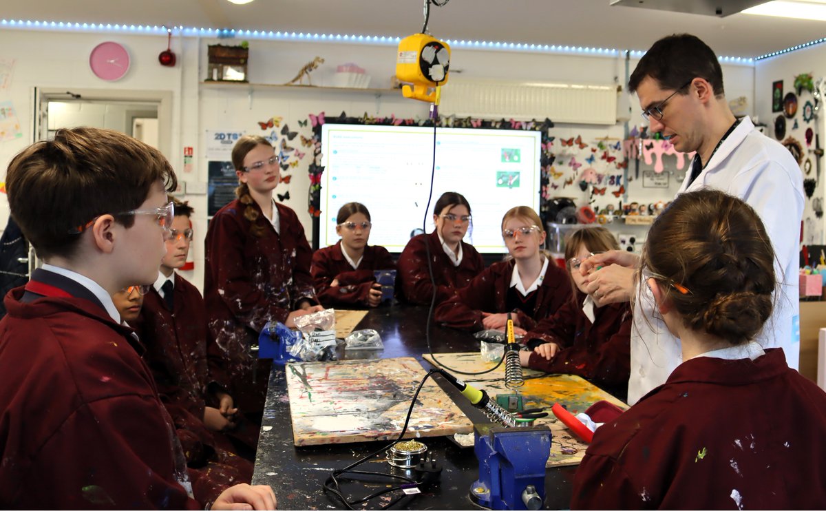 BallardSchool's tweet image. Our Year 8 DT pupils have been learning how to solder. They are currently soldering printed circuit boards for a speaker they are making.

#DT #LifeSkills #UpperPrep #Year8 #OustandingSTEMAtBallard #OpportunitiesAtBallard