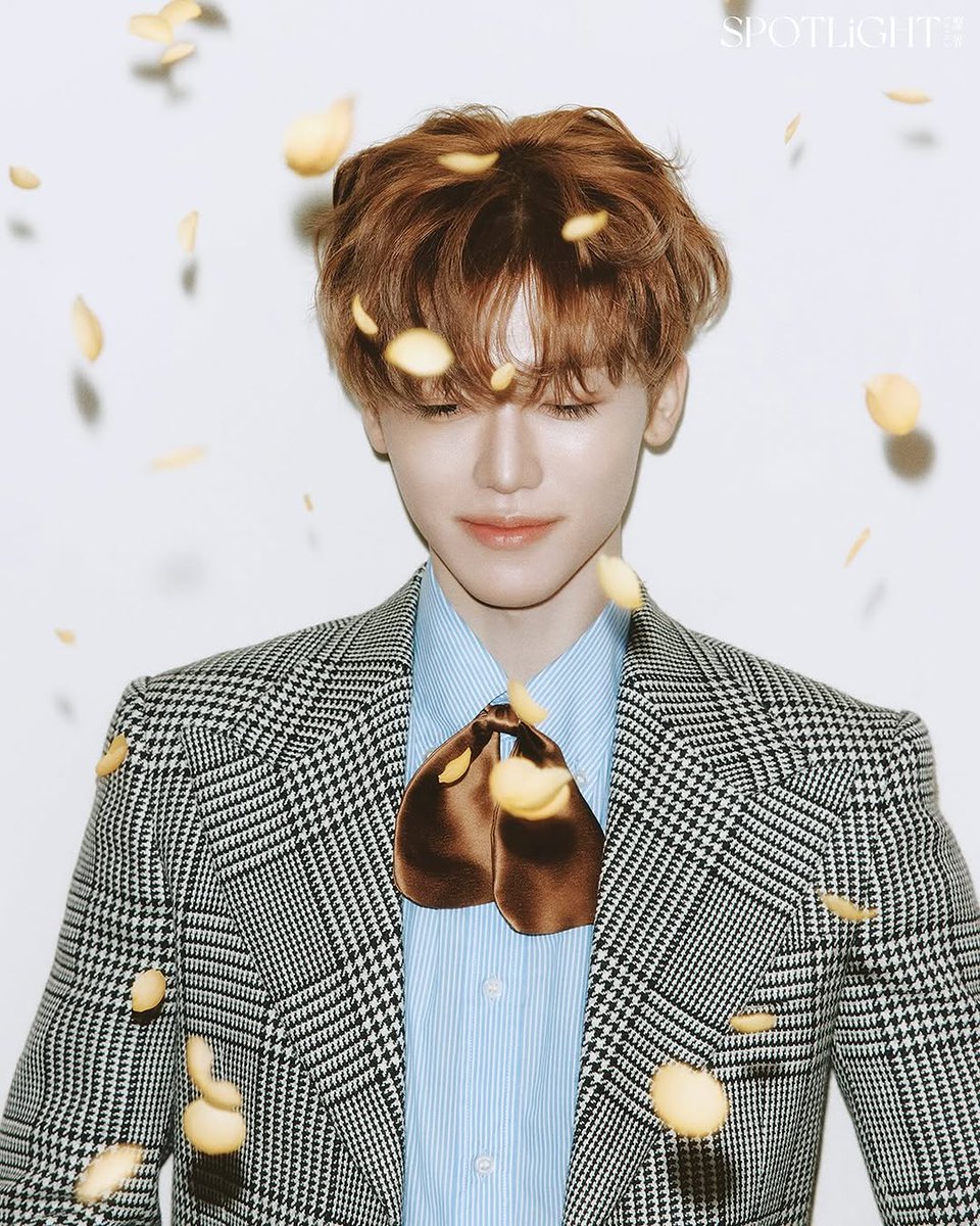 ᅠ
#SPOTLiGHT : did this yellow rose succeed in stealing ur attention? or is it me who is pretty? 
ᅠᅠᅠᅠᅠᅠᅠᅠᅠᅠᅠ      ᅠᅠᅠ ꧇ ‹ ㄥ𝓲𝓸𝓷𝓮𝓵 ›