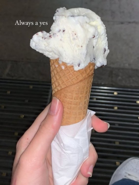 itx_laraib4's tweet image. ~Ice cream in winter is great because it doesn't melt as fast~
#MorningVibe #Enjoythevibes