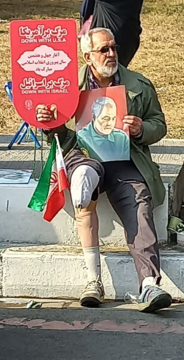 ما مدیون شما هستیم نمی‌گذاریم که خدمت شما نادیده گرفته شود 
پیروزی انقلاب اسلامی بر شما مبارک باد 

#انقلاب_امید
#پایتخت_انقلاب