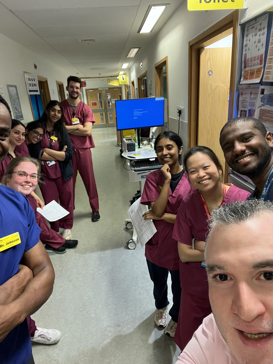With my excellent on-call team and 4 King’s medical students! <a href="/Urology_KCH/">KCH_Urology</a>