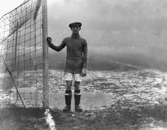 The BBC's obsession with the Super Bowl shows that they have no real understanding of British culture. We don't want glitz, glamour and razzmatazz; we wants asthmatic goalies with flat caps and trench foot.
