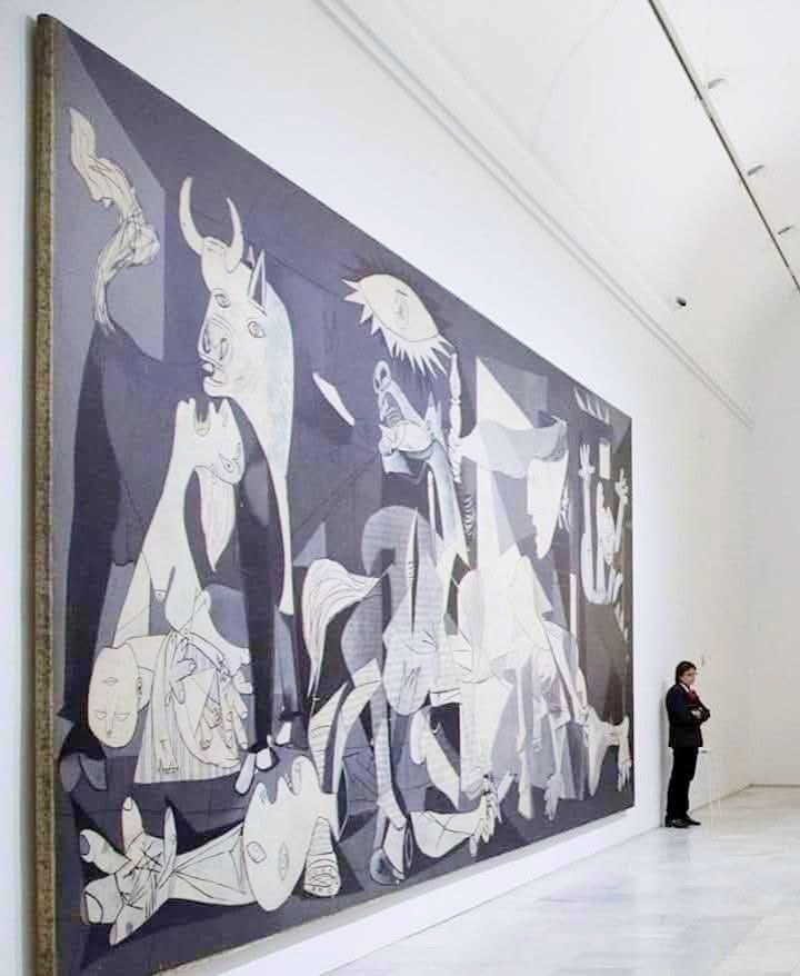 Pablo Picasso, Guernica, 1937 
Óleo sobre lienzo, 3.49 x 7.77m.
Museo Reina Sofía, Madrid, España