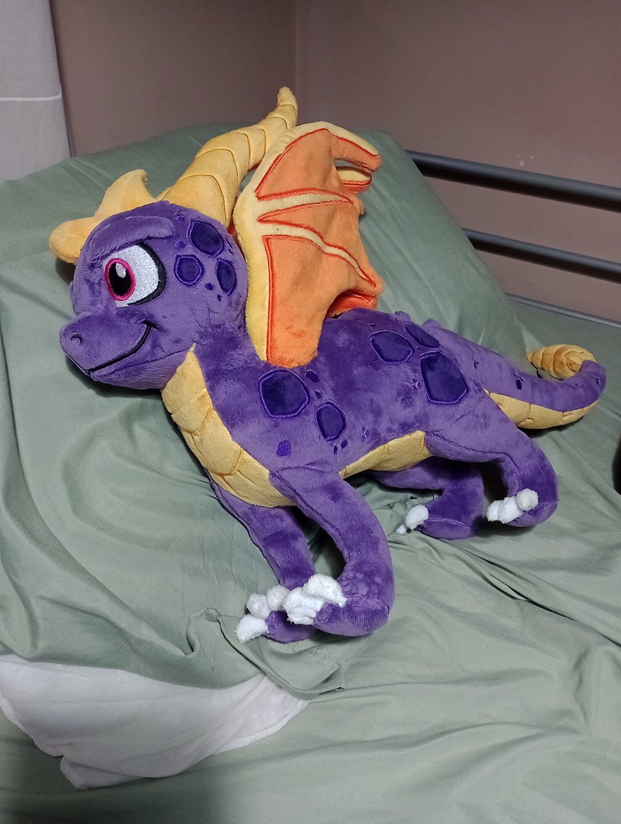 Ordered this from <a href="/Azaako2/">Azaako</a> and he turned out really well! Special thanks to them for making a Spyro fan really happy!