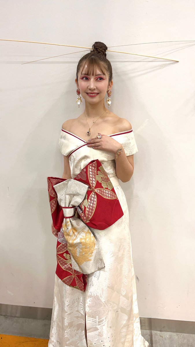 nnk_627's tweet photo. 先日東京ビックサイトにて
開催された宿フェス♨️
日本文化・サスティナブルファッションショーに出演してきました🌸
着物をリメイクした和ドレスとアクセサリーがとても素敵でした☺️💓💓
#宿フェス #ファッションショー
#モデル #和ドレス #白無垢 https://t.co/SLbxtOzIc7