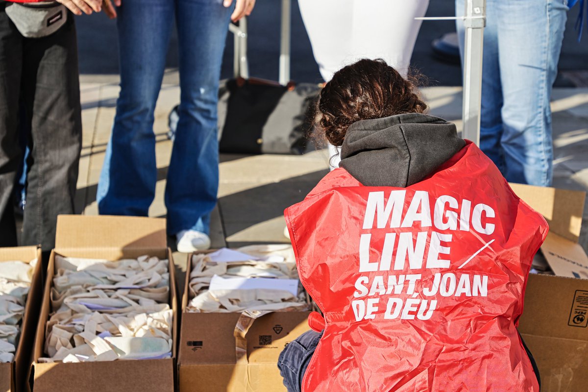 magiclineSJD's tweet photo. Si la Magic Line SJD ha llegado tan lejos a lo largo de estos años es gracias, entre otros, a la energía, solidaridad y predisposición de nuestros voluntarios y voluntarias ❤️.
¿Quieres participar haciendo voluntariado? ¡Rellena el formulario🤩! 👉 https://t.co/bXPzrdBSCA https://t.co/NPoq1jJZKG