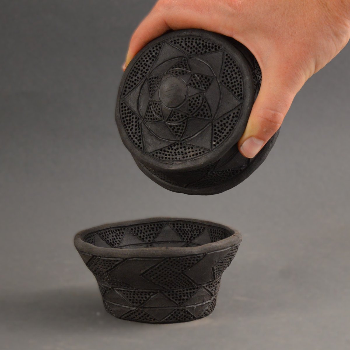 A Hidden Treasure Rediscovered – The Aldbourne Cup ✨

I stumbled across our replica of this stunning Bronze Age pot &amp; it felt like rediscovering history! Crafted with authentic techniques, it’s a true piece of the past.

🔍 Explore the collection: 👉potted-history.co.uk/products/bronz… ✨🔗