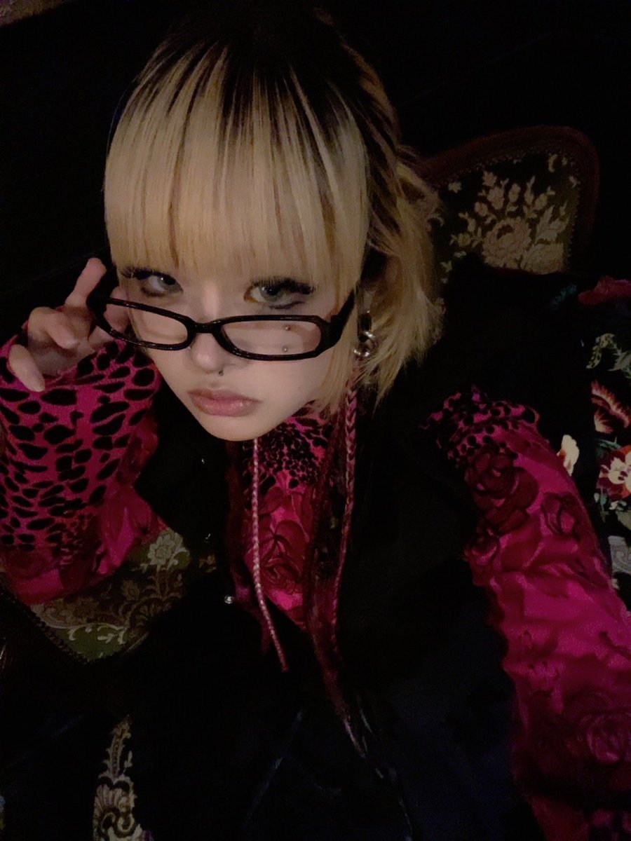 2025.2.10(月)

i7 @lilililil_7na 
19:00-23:00

バニラ@dolcevanilla_s2 
19:00-23:00

🥂リモート乾杯/チェキ🕊️
☞ bit.ly/48sdZoS

ご来店心よりお待ちしております💐