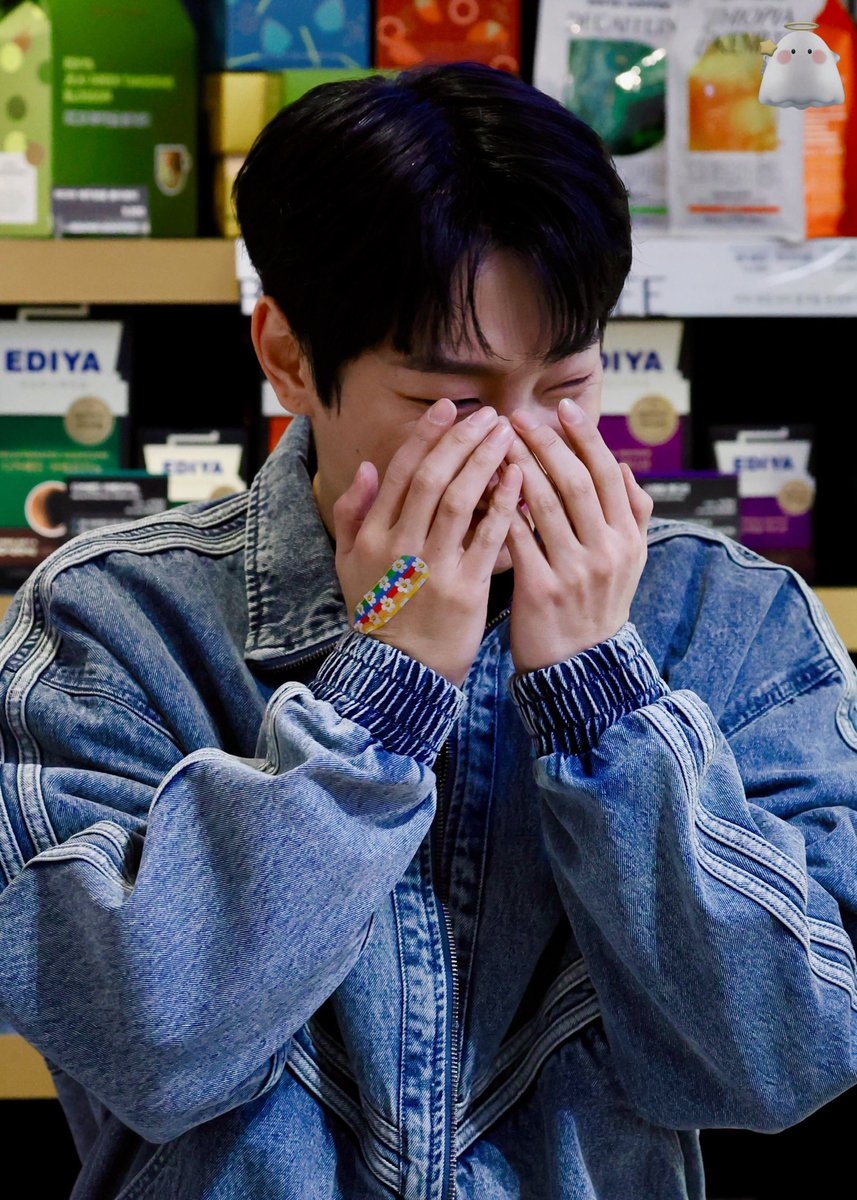 more_boogie's tweet photo. 250203 EBS 밤의 라디오
(이디야에 미남 고객님 등장😲!!)

#영광 #YEONGGWANG
#배너 #VANNER https://t.co/zuxBMiqagl