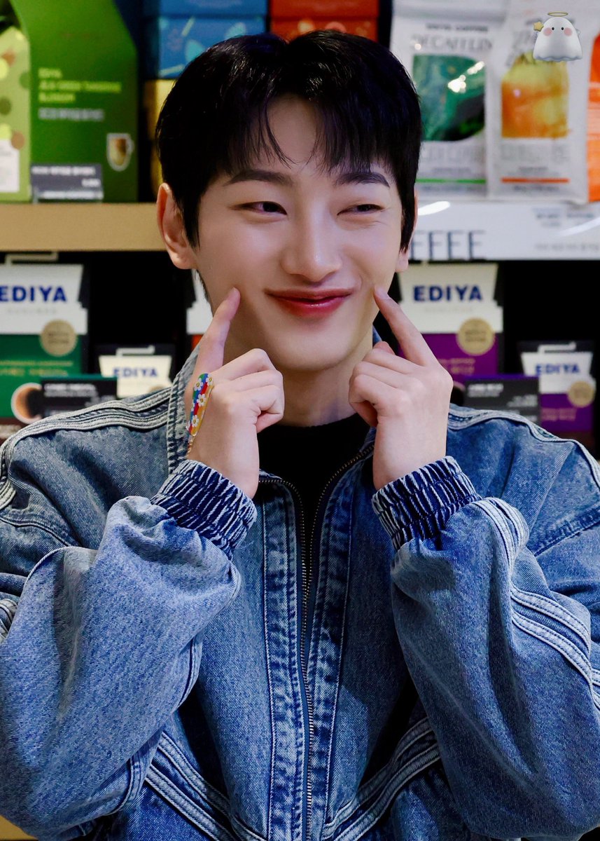 more_boogie's tweet photo. 250203 EBS 밤의 라디오
(이디야에 미남 고객님 등장😲!!)

#영광 #YEONGGWANG
#배너 #VANNER https://t.co/zuxBMiqagl