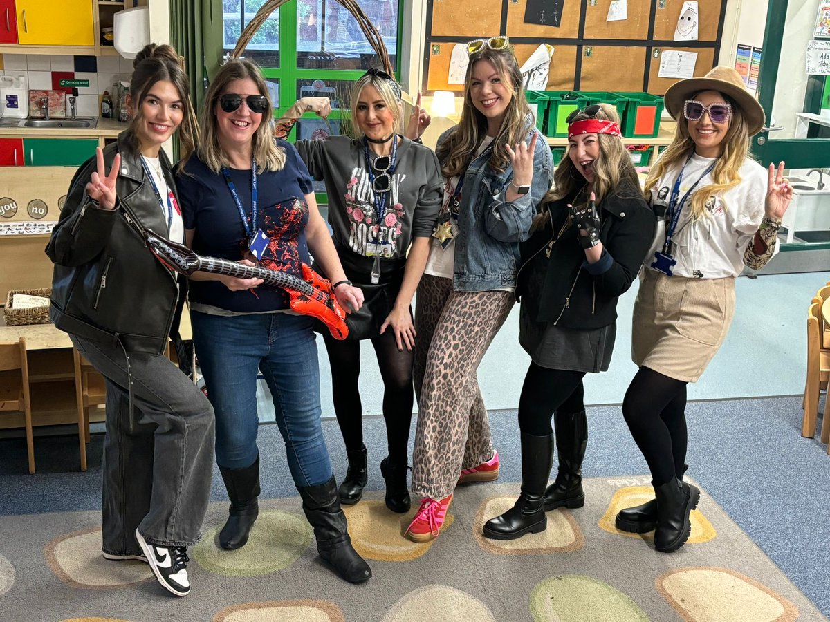 School of Rock! 🤘🎸#eyfsrocks <a href="/LuntsHeathSch/">Lunt'sHeathSch</a>