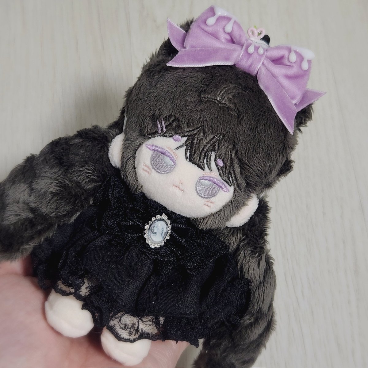 릴리 악세서리에서 이벤트 당첨된 머리리본이 도착했어요😆 
딱 새로온 깅과 잘 어울리는 색이 와서 감탄했습니다😭💗 포장도 너무 아기자기 귀여워서 사진을 멈출수없엇다...
이벤트 감사합니다~!

#범_솜🧶