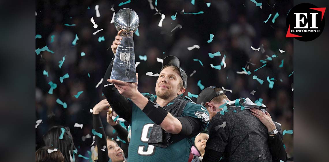 ElInformanteMX's tweet photo. ¡@Eagles volaron! Son #campeones del #SuperBowlLIX

A los @Chiefs se les negó obtener un tercer #título consecutivo en el #SuperBowl con una #defensiva dominante de #Eagles en una #goleada 40-22.
https://t.co/dSyuJlNHQg https://t.co/Aqmo8UyrNS