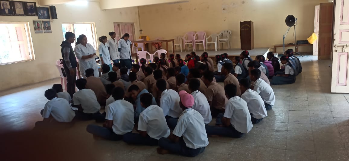 નવસારી જિલ્લા આરોગ્ય વિભાગના પ્રા.આ.કે. દાંડી દ્વારા પેથાણ મા. શાળામાં સોશ્યલ એન્ડ બીહેવીયર ચેન્જ કોમ્યુનીકેશન #SBCC અંતર્ગત બેસ્ટ પ્રેક્ટીશના ભાગરૂપ #Teenagepregnancy  અટકાવવા શાળાના વિદ્યાર્થીઓને માર્ગદર્શન આપવામાં આવ્યું તથા #RBSK ટીમ દ્વારા સ્ક્રીનીંગ કામગીરી કરવામાં આવી.