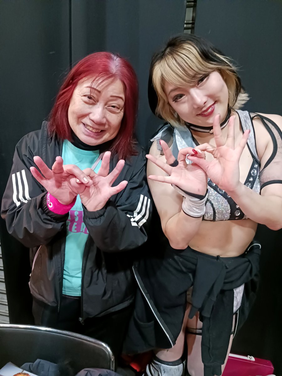 gaI1lODlIc027nD's tweet photo. #真琴
#松澤さん
#GPU_COLOS
2025年 2/9 新木場1st RING
COLOR'S
いつも仲良しのお二人💕
微笑ましいなぁ~😊
真琴さん、今日もカッコ良かったです!
松澤さん、いつかベルト獲って下さいね!
真琴さんとの2ショットは松澤さんに撮って頂きました。
ありがとうございます😄 https://t.co/ihHu8uGfTT