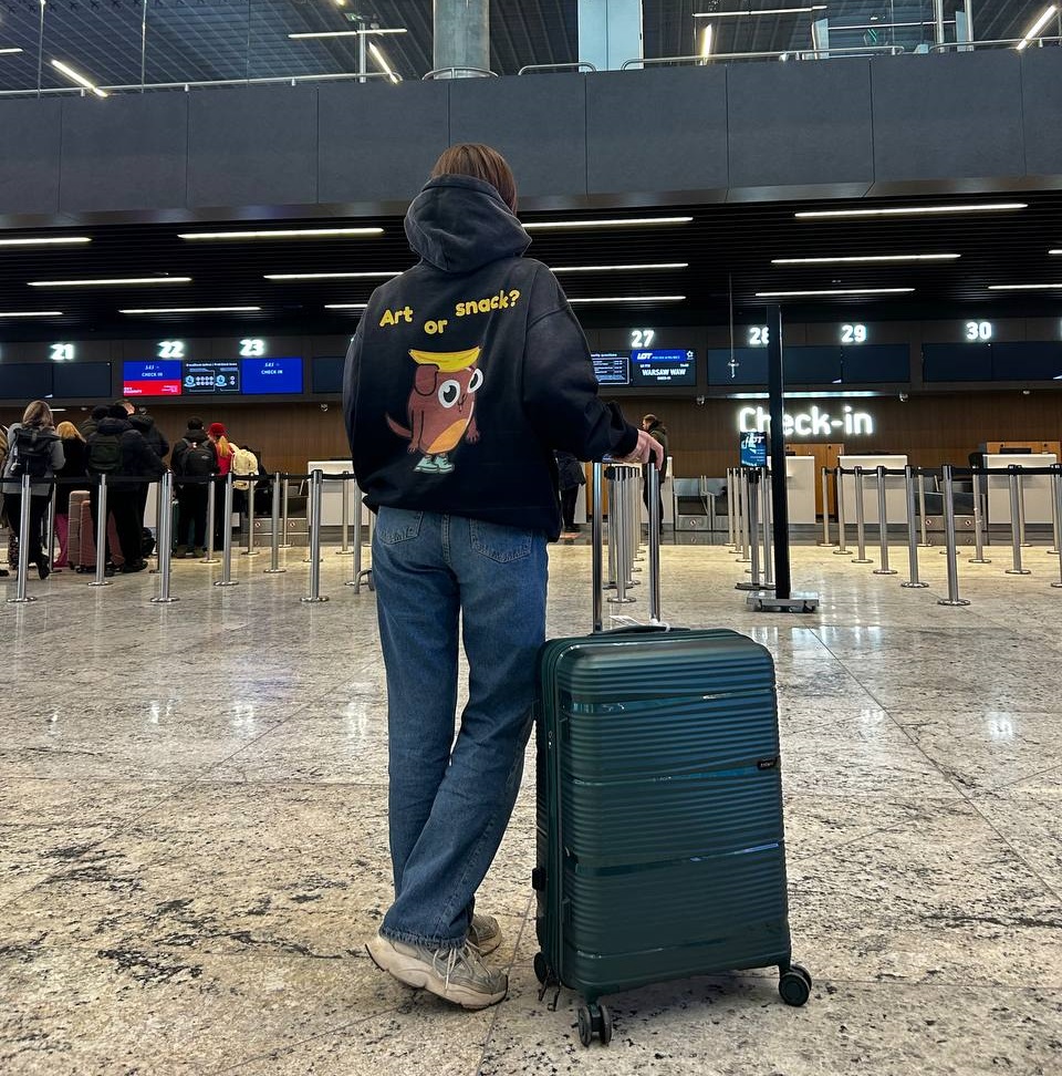🇫🇷✨ TomoOne is coming to <a href="/nft_paris/">NFT Paris</a> ! ✨🇫🇷

Get your ticket to our special event on Wednesday lu.ma/bqgd5re2🎟️💨

And guess what? We did stuff a "totally realistic" suitcase full of merch, prizes, and event surprises… because why not? 🎁😂

#nftparis #tomoone
