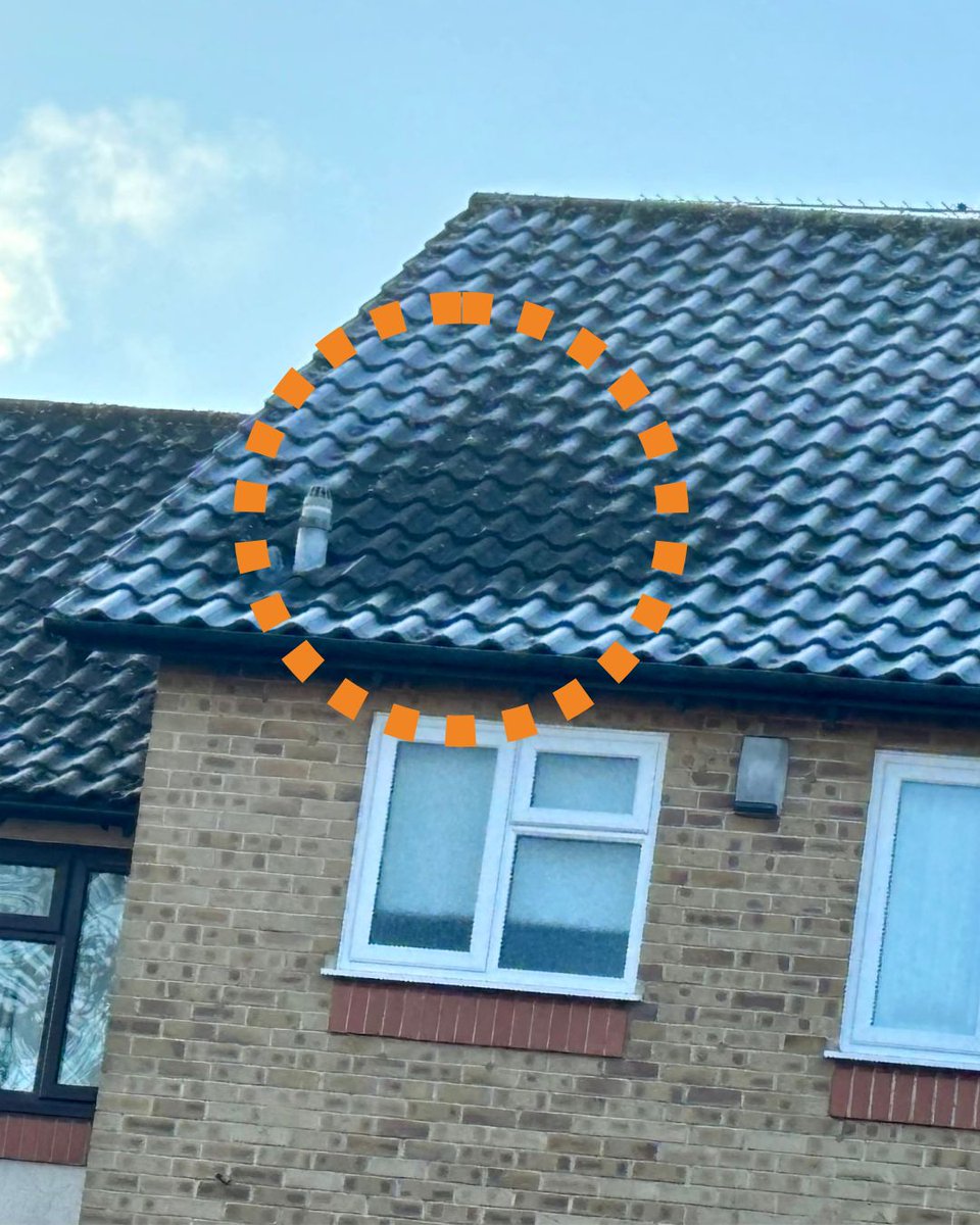 "The only way that I can explain this patch of melted frost is by thinking that an awful lot of warm air is rising up inside the soil pipe box and getting into the loft, causing the frost to melt. What does the frost look like on your roof? " #draughtbusters #rdguk